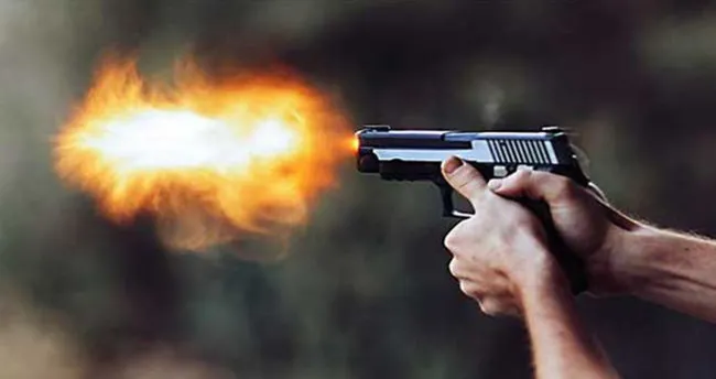 Meksika’da otoyoldaki silahlı çatışmada 5 kişi öldü Meksika’da otoyoldaki silahlı çatışmada 5 kişi öldü