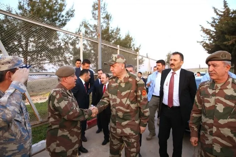 Cumhurbakanı ile beraber ünlü isimler sınıra akın etti