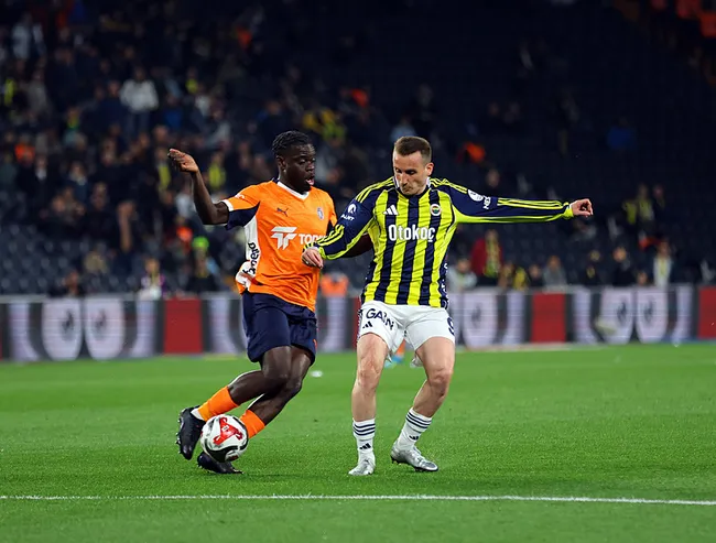 canli-fenerbahce-basaksehiri-konuk-ediyor-1777745171677.jpg