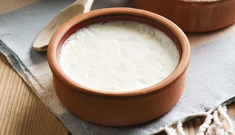 Tas Gibi Tam Kivaminda Yogurt Yapimi Ev Yapimi Yogurt Tarifi Youtube