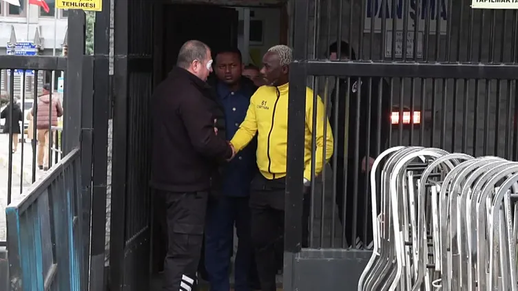 Banyo sırası kavgası kanlı bitti… Amatör futbolcu hayatını kaybetti: Cenaze işlemlerine İbrahim Yattara yardım etti!