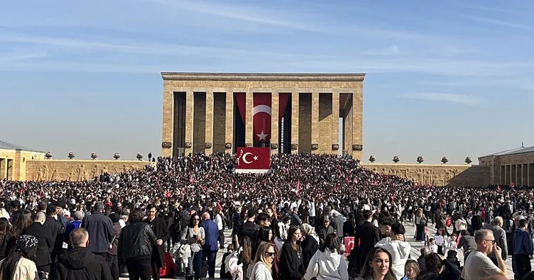 Milyonlar 9’u 5 geçe Atatürk’ü andı