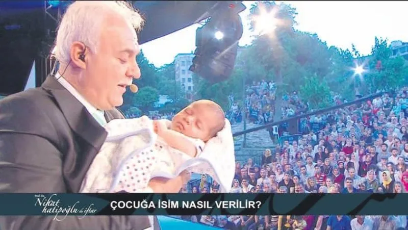 24 gunluk bebegin ismini kulagina okudu son dakika magazin haberleri
