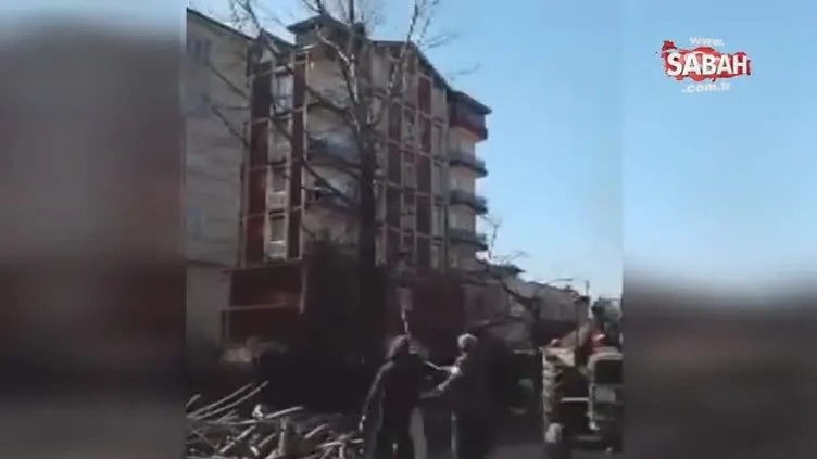 Traktörle devirmeye çalıştığı ağacın altında kaldı