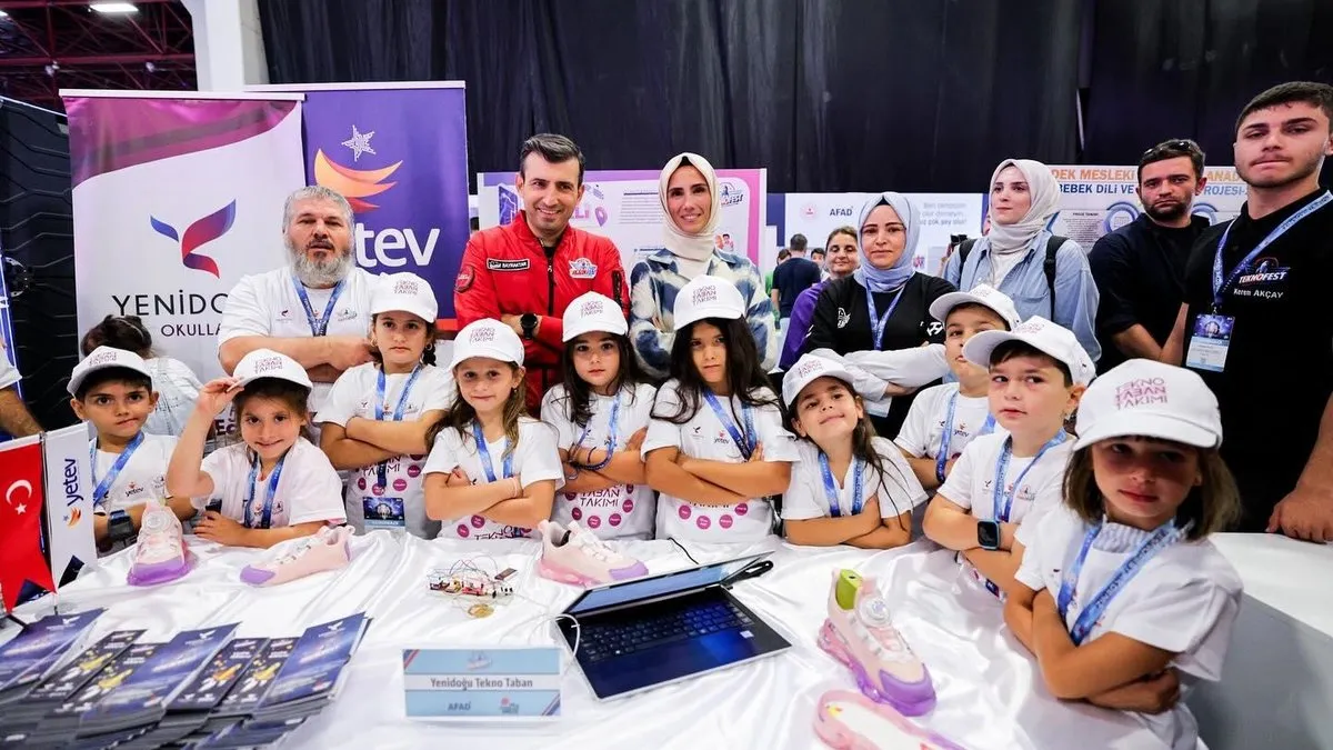 Cumhurbaşkanı Erdoğan’ın mucit torunu ve arkadaşları çocukların kaybolmaması için proje geliştirdi