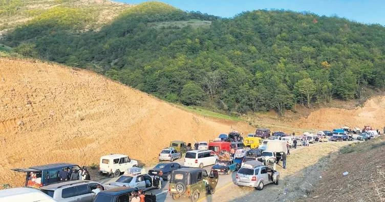 Karabağ’dan Ermenilerin göçü sürüyor