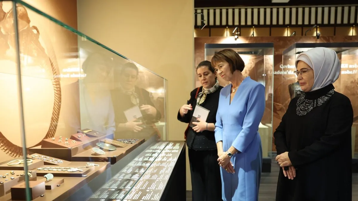 Emine Erdoğan’dan “Arkeolojinin Altın Çağı Sergisi”ne ilişkin paylaşım Emine Erdoğan’dan “Arkeolojinin Altın Çağı Sergisi”ne ilişkin paylaşım