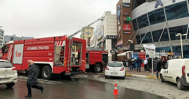 Son dakika: İstanbul Pendik’teki AVM’de yangın çıktı