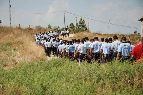 250 polis kovan peşinde