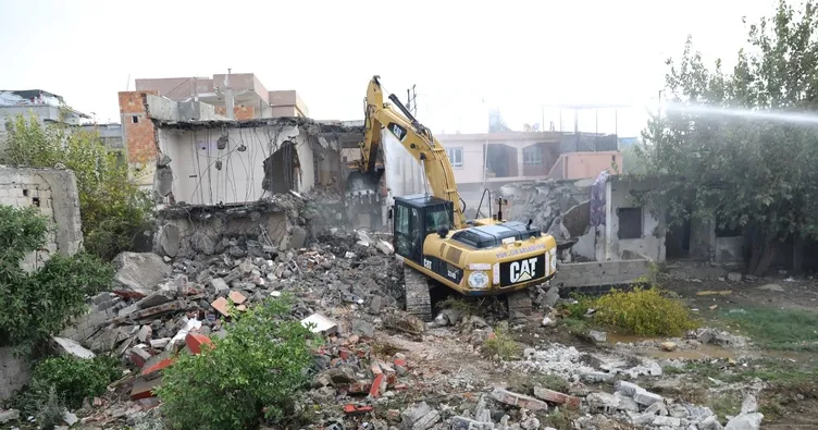 Yıkılan metruk bina sayısı 100’ü geçti