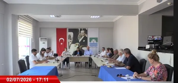 foca-meclisi-yine-karisti-yayini-kapat-ben-bagiririm-1783082898113.jpeg