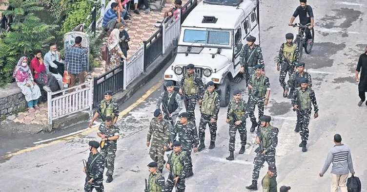 Müslümanlara baskılar sürüyor