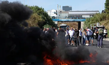 Fransa’da yakıt krizi sokakları karıştırdı: Balıkçılar Sete Limanı’nı abluka altına aldı