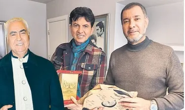 Babasının eşyalarını bağışladı