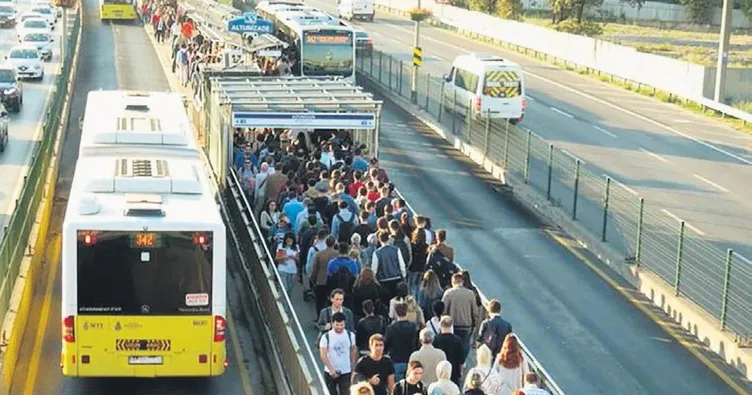 Toplu taşıma artık çekilmez hal aldı