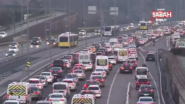 Kısıtlamanın ardından İstanbul'da trafik yoğunluğu | Video