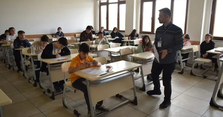Ardahan Fen Lisesi’nde Türkiye Matematik Yarışması TMY il geneli sınavı yapıldı