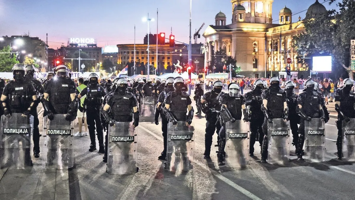 Sırbistan’da halk erken seçim için sokaklarda Sırbistan’da halk erken seçim için sokaklarda