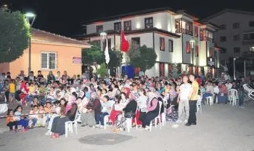 Sokakta sinema keyfi