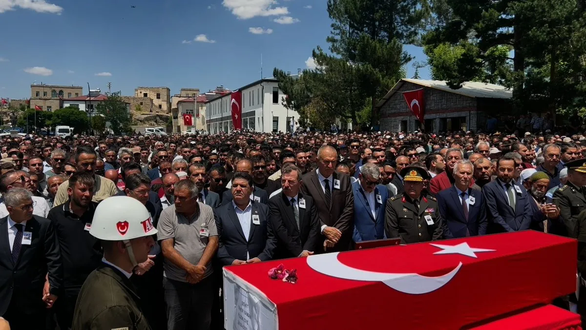 Niğde şehidini son yolculuğuna uğurladı!