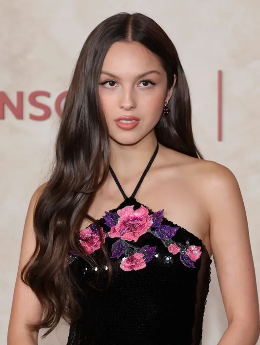 Gazze’deki insani krize kayıtsız kalmadı! Dünyaca ünlü şarkıcı Olivia Rodrigo’dan Filistin çıkışı! Korkunç ve kesinlikle kabul edilemez