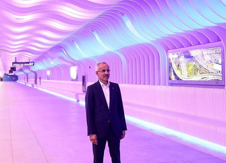 Bakan Abdulkadir Uraloğlu SABAH’a açıkladı: İstanbul’u metrolarla örümcek ağı gibi sarıyoruz