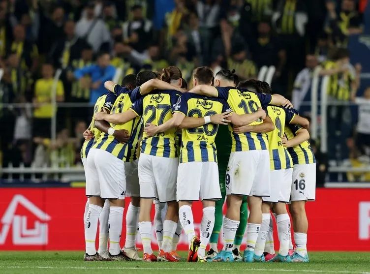 Son dakika: Fenerbahçe'de 8 ismin bileti kesildi! Ali Koç yeni hocayı beklemeyecek