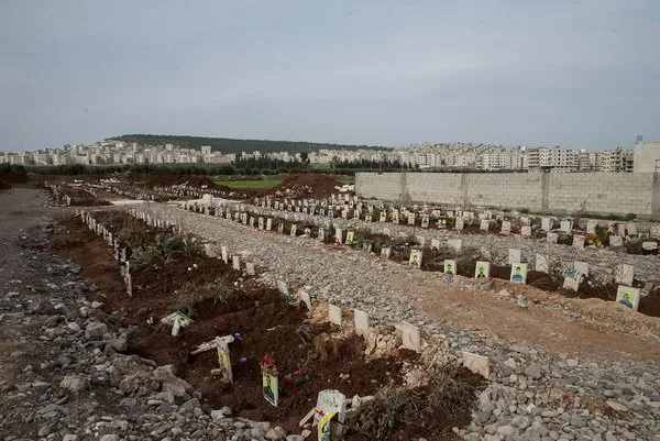 Afrin'de teröristlerin bulunduğu mezarlık görüntülendi! İşte o terörist mezarlığı