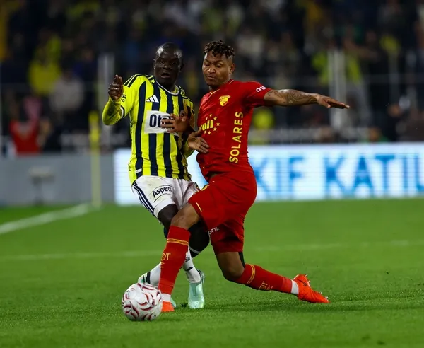 canli-super-ligde-fenerbahce-goztepe-maci-esitlik-suruyor-1793464961007.jpg