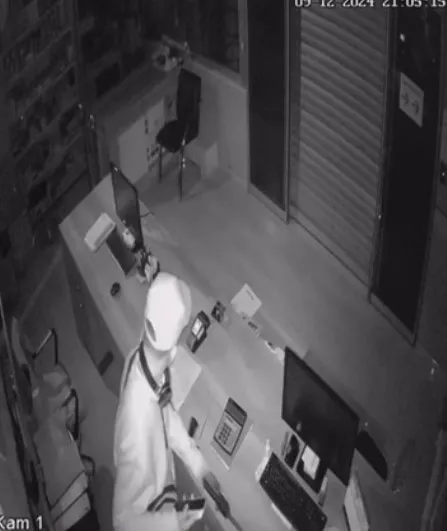 Antalya’da akılalmaz olay: Operasyona gider gibi hırsızlık yaptı!