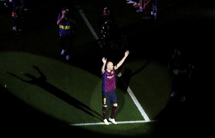 Iniesta, Barcelona’ya veda etti