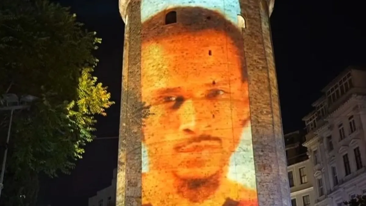 Galatasaray’dan Galata Kulesi’nde ışıklı şov! Gizemli yüz kime ait?