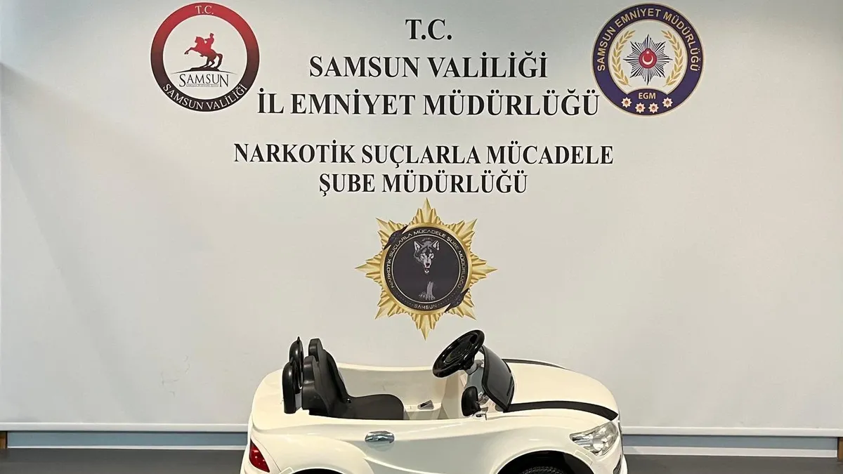 Çocuk oyuncağında zehir sevkiyatı: Akülü arabanın tekerleğinden 705 gram metamfetamin çıktı Çocuk oyuncağında zehir sevkiyatı: Akülü arabanın tekerleğinden 705 gram metamfetamin çıktı