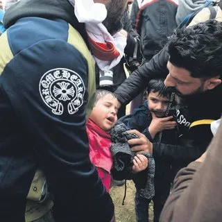 Selanik’te göçmenlere meydan dayağı