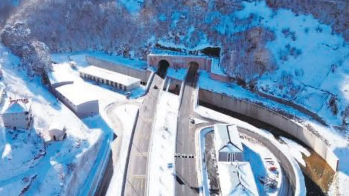 Yeni Zigana Tüneli kış çilesini bitirdi Yeni Zigana Tüneli kış çilesini bitirdi