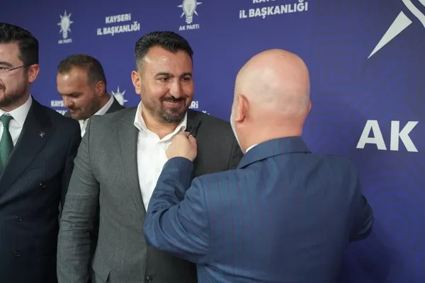 yeniden-refah-partisinden-istifa-eden-4-meclis-uyesi-ak-partiye-gecti-1779373042468.jpg