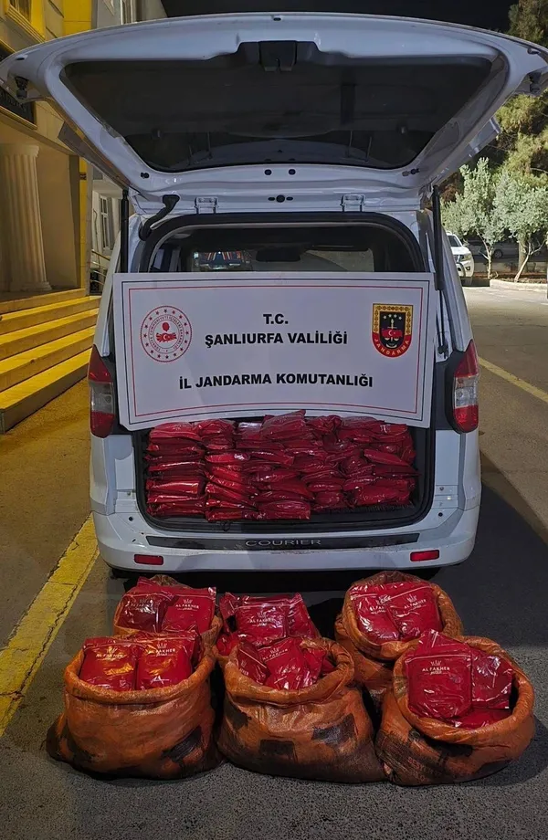 sanliurfada-binlerce-kacak-sigara-ele-gecirildi-1762358109116.jpg