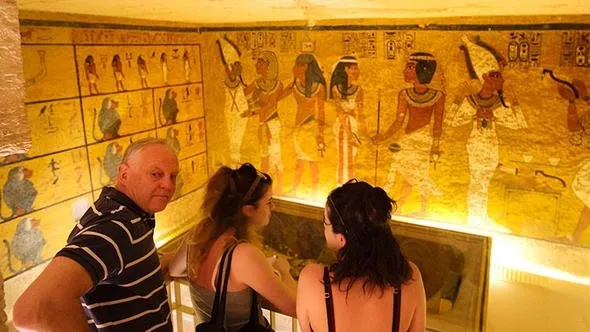 Korkunç lanet!...Tutankamon'un lahitini açanlar ölüyor