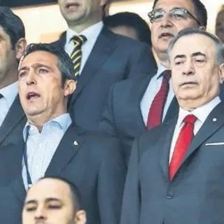 Tenhada farklı kalabalıkta farklı davranma