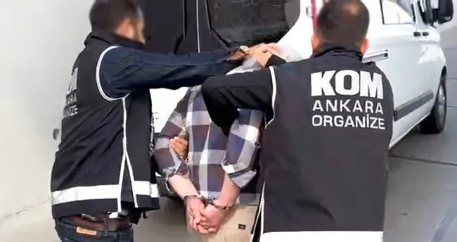 7 yıldır firari olan FETÖ’cü eski emniyet müdürü Selat Ak Ankara’da yakalandı 7 yıldır firari olan FETÖ’cü eski emniyet müdürü Selat Ak Ankara’da yakalandı