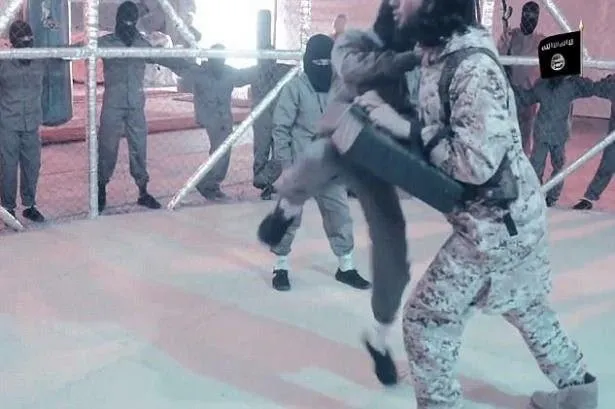 IŞİD’in ’Eğitim kafesi’nin görüntüleri yayınlandı