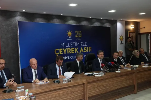 tarim-ve-orman-bakani-yumakli-ak-parti-erzurum-il-baskanliginda-konustu-1789844695701.jpg