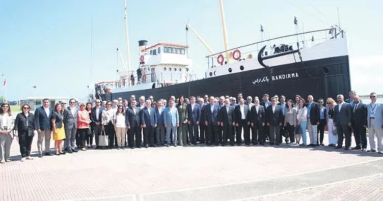 Büyükelçiler Bandırma Vapuru’nda