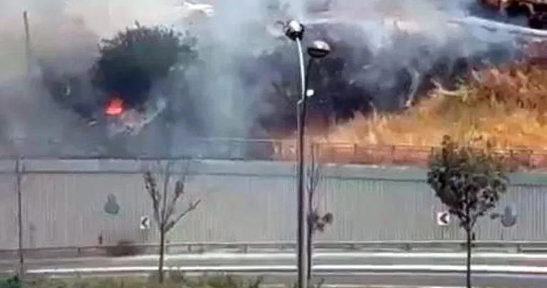 Yaşlı adam otluk alanı yakıp kaçtı