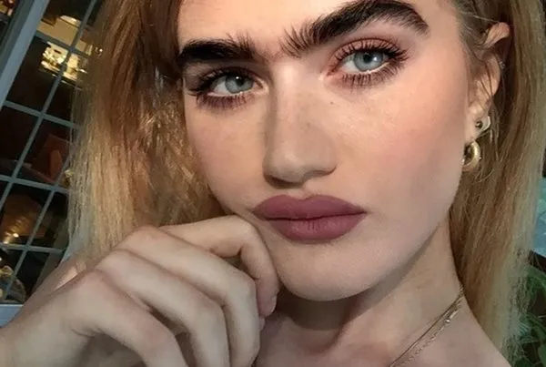 Sophia Hadjipanteli sıradışı görüntüsüyle dikkat çekiyor!