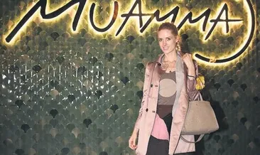 Açılışta ünlüler geçidi