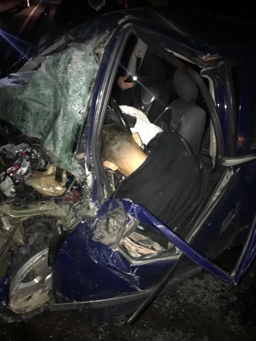 Kayseri’de TIR ile kafa kafaya çarpışan otomobildeki 2 kişi öldü