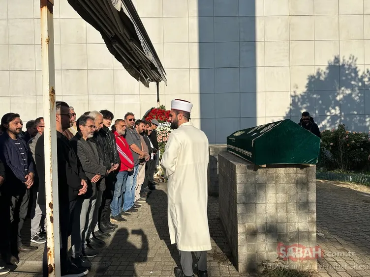 56 yaşında hayatını kaybetti! Ünlü oyuncu Tekin Temel son yolculuğuna uğurlandı