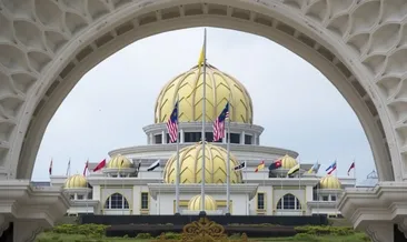 Malezya kralı resmen tahta çıktı