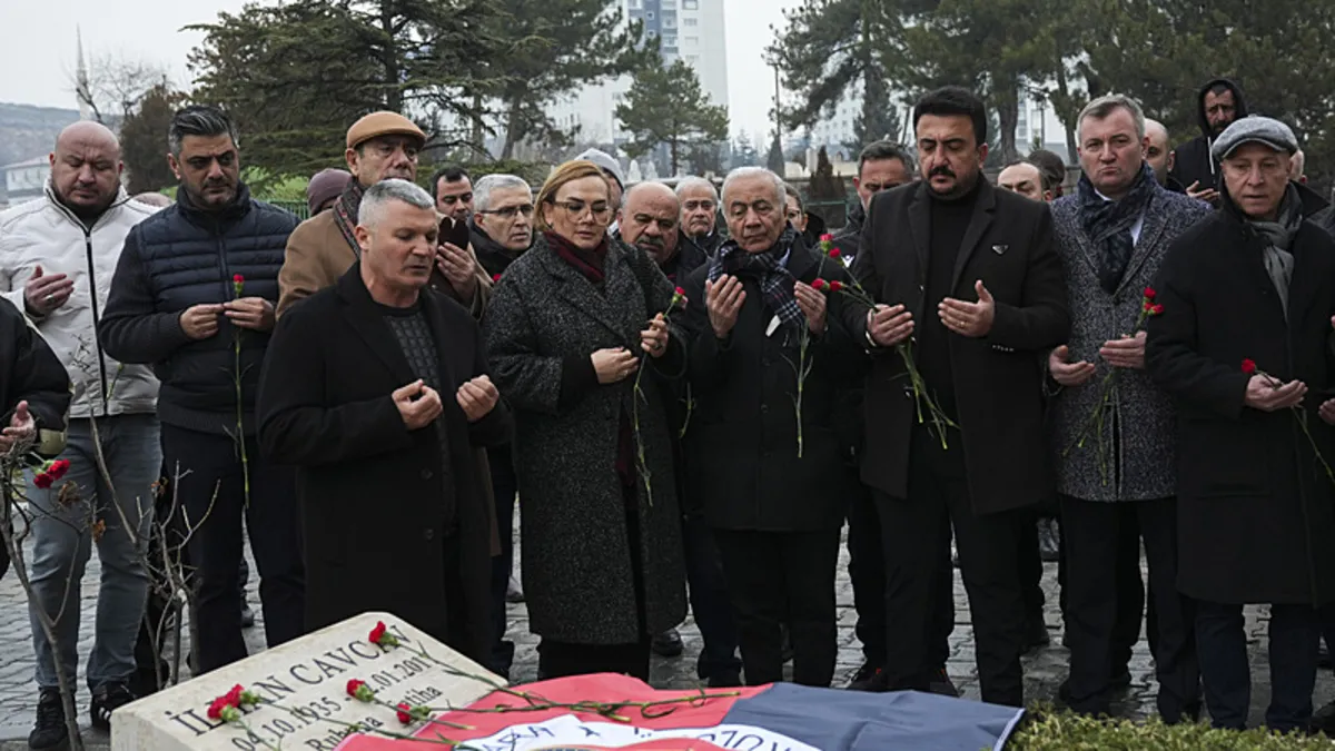 Gençlerbirliği’nin efsane başkanı İlhan Cavcav kabri başında anıldı! Gençlerbirliği’nin efsane başkanı İlhan Cavcav kabri başında anıldı!